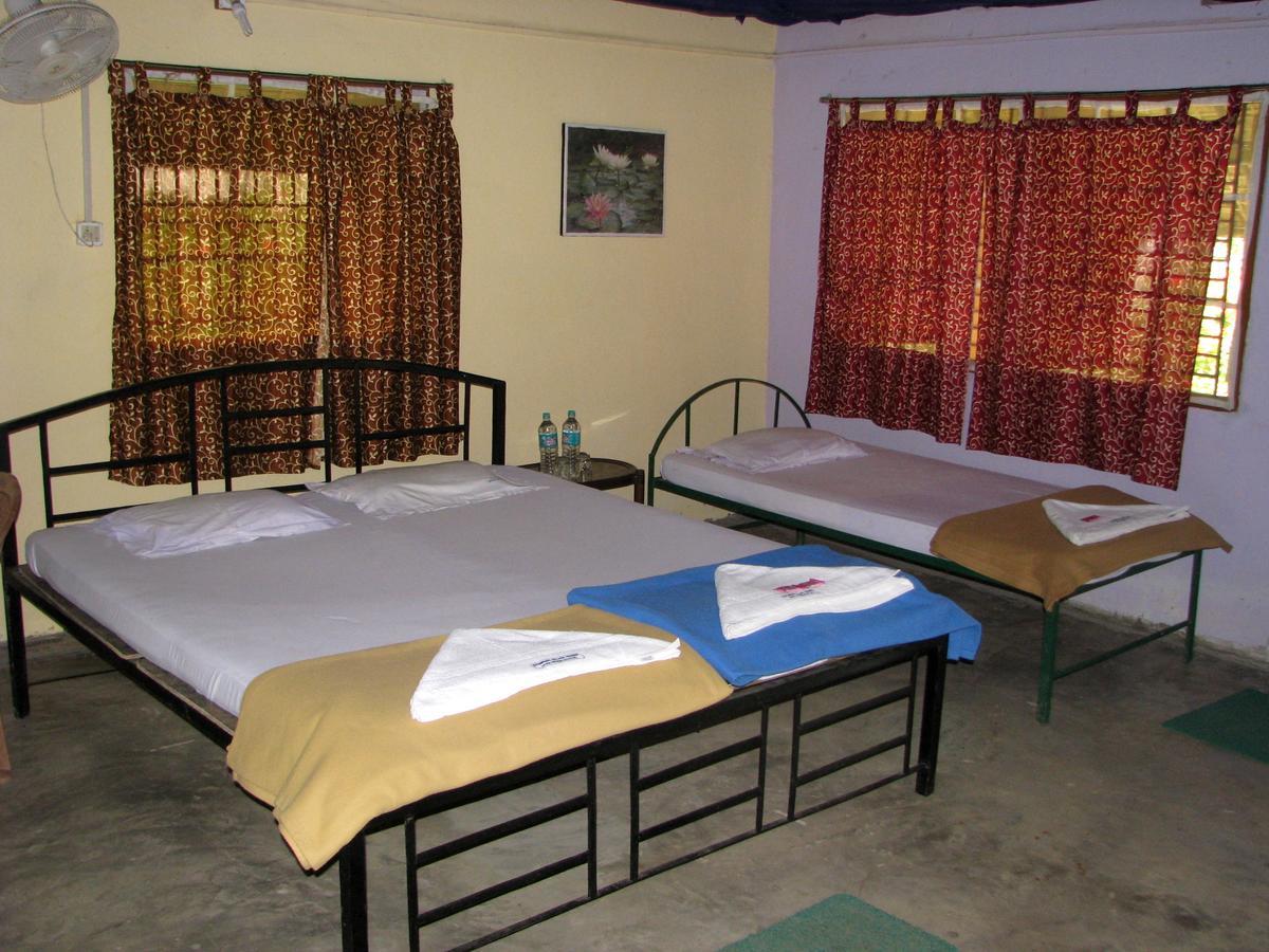 Estuarine Village Resort Satabhaya Luaran gambar