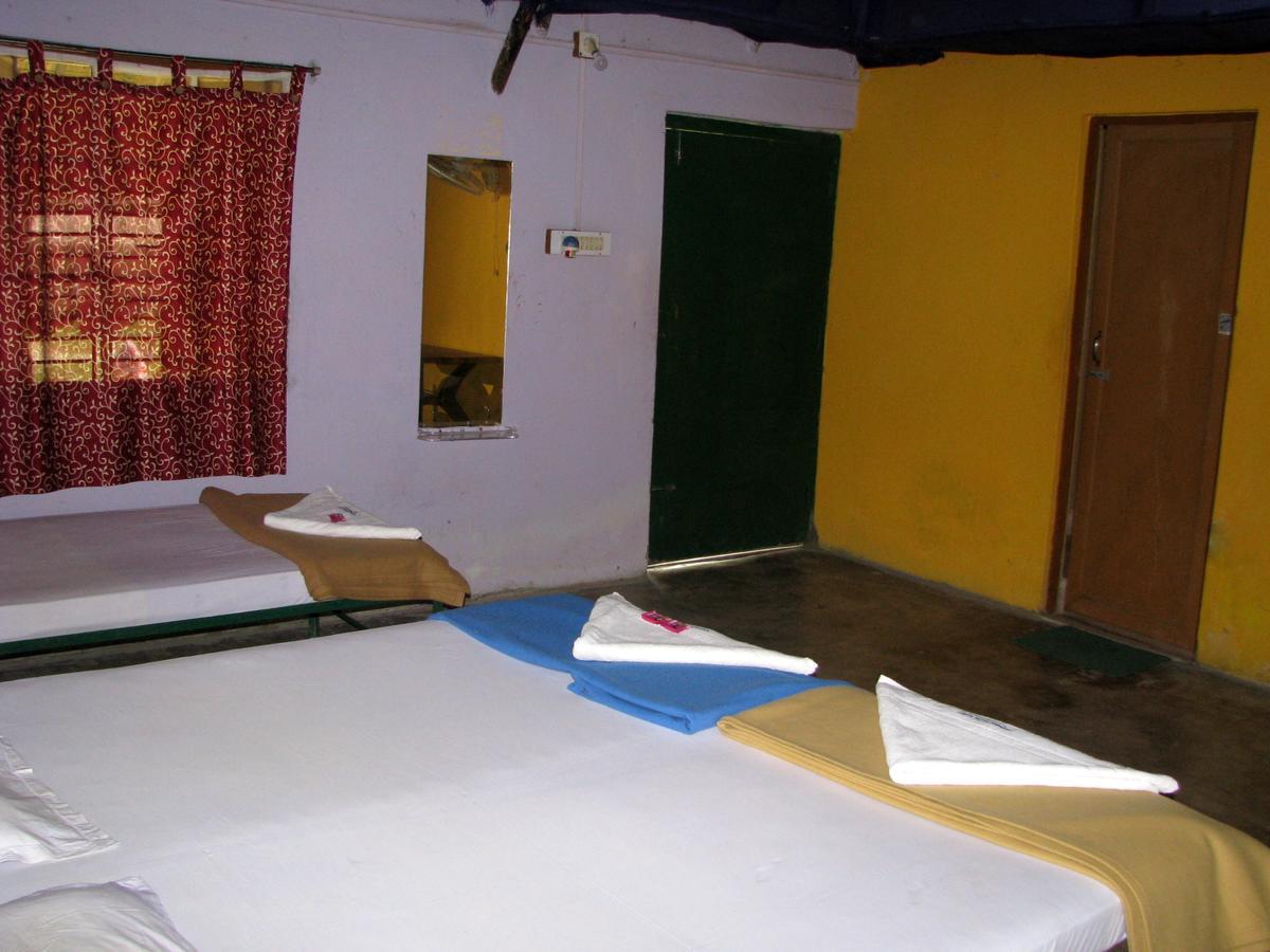 Estuarine Village Resort Satabhaya Luaran gambar