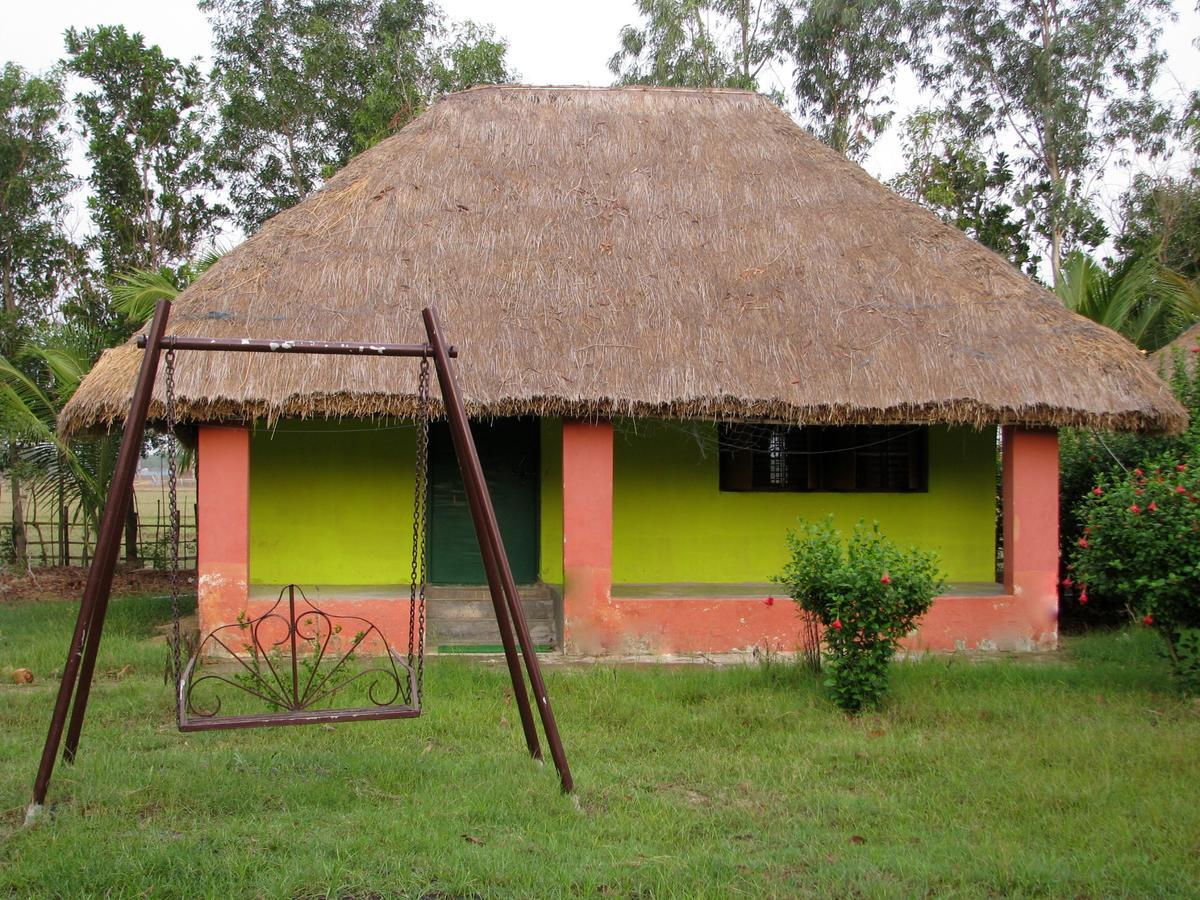 Estuarine Village Resort Satabhaya Luaran gambar