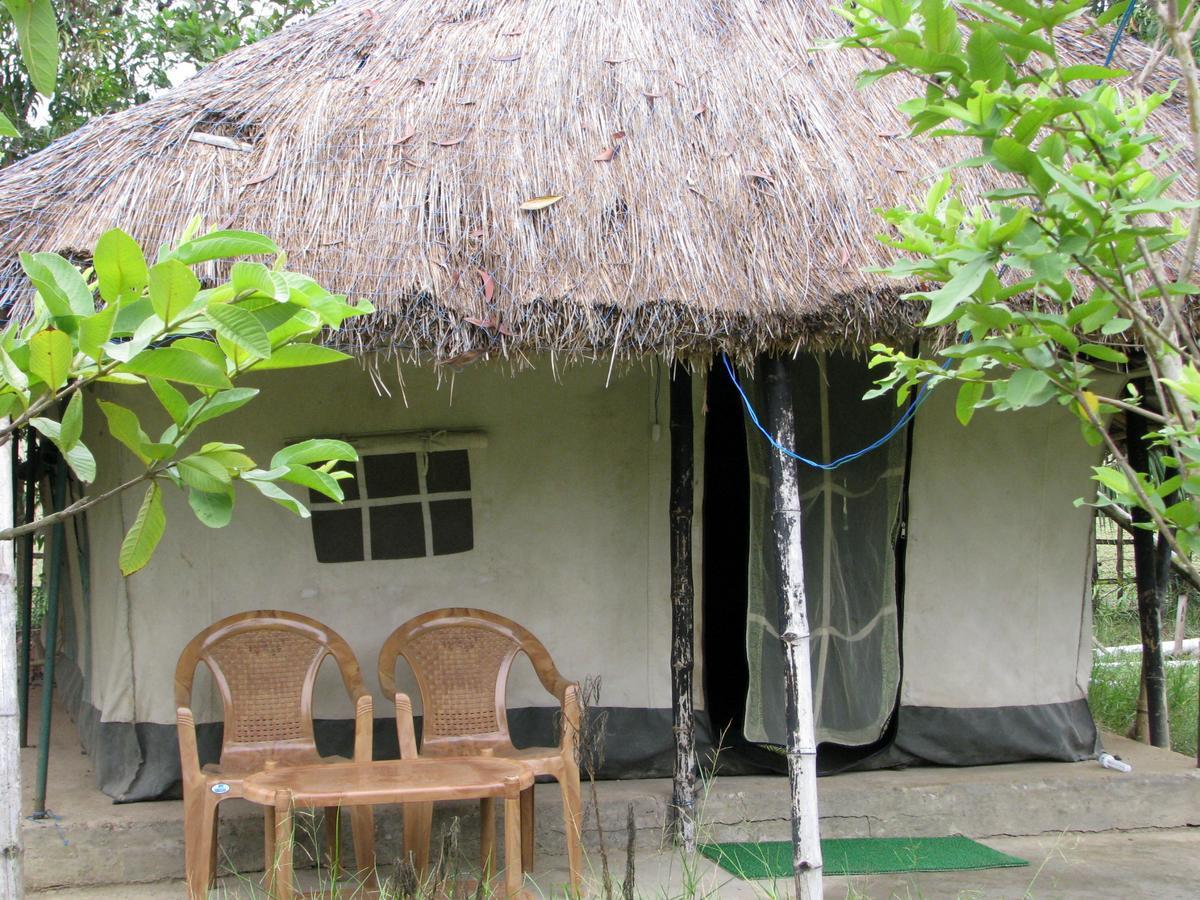 Estuarine Village Resort Satabhaya Luaran gambar