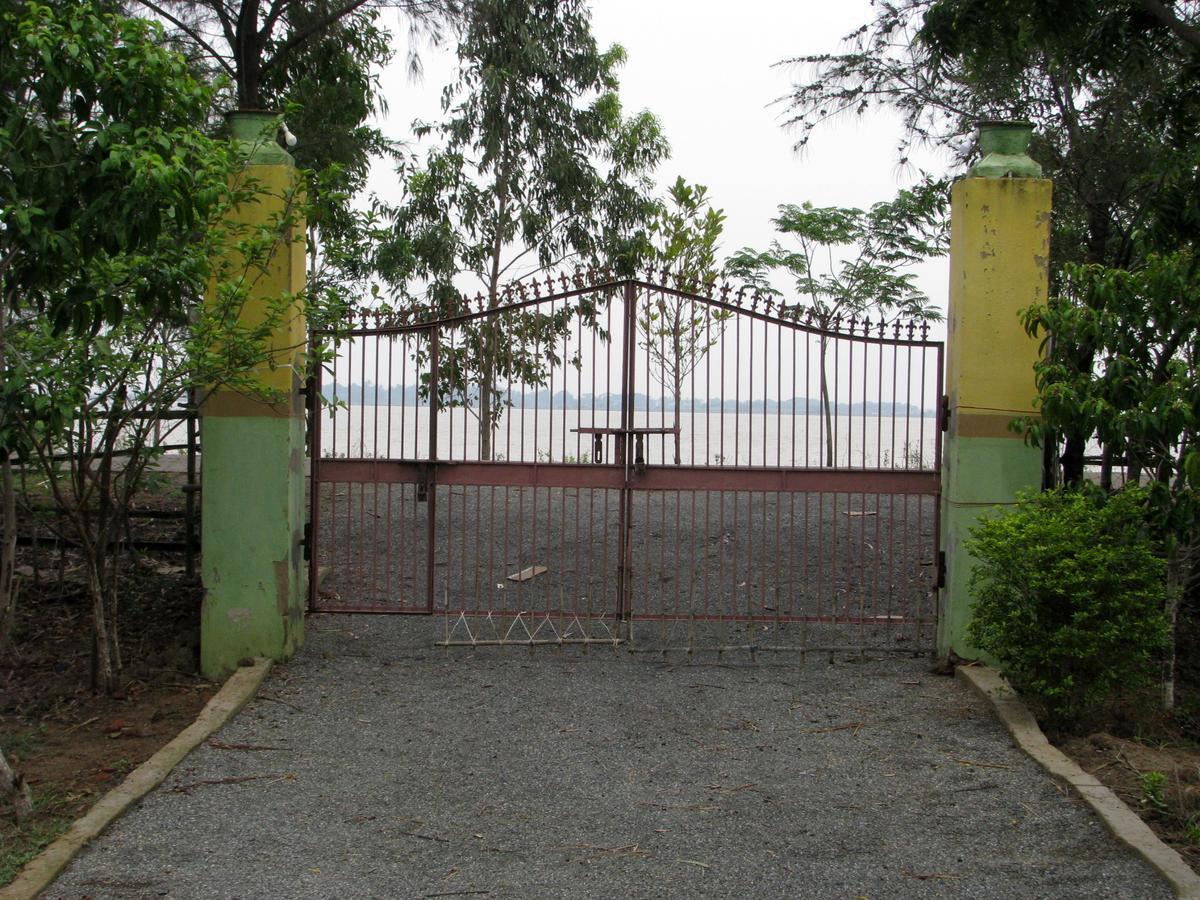 Estuarine Village Resort Satabhaya Luaran gambar